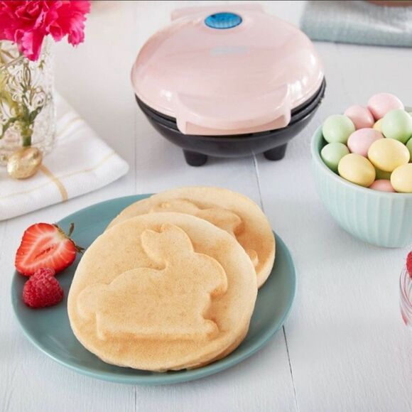 Dash Mini 4" Waffle Maker Non Stick  350 Watts pink bunny  Brand New! - Picture 3 of 7